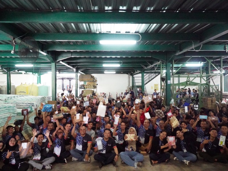 Keseruan Tukar Kado 2026